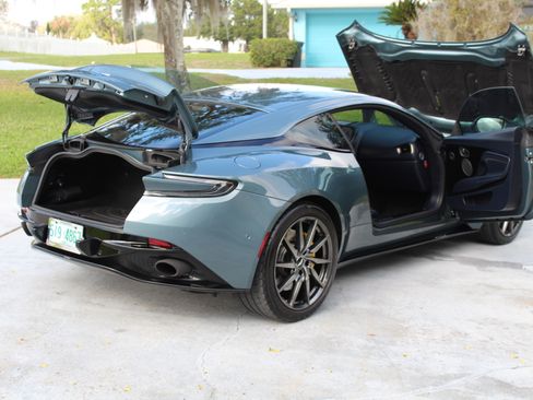 Used 2018 Aston Martin DB11 V12 image 13