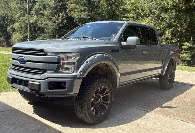 Used 2019 Ford F150 Lariat w/ Equipment Group 502A Luxury AWD/4WD image 2