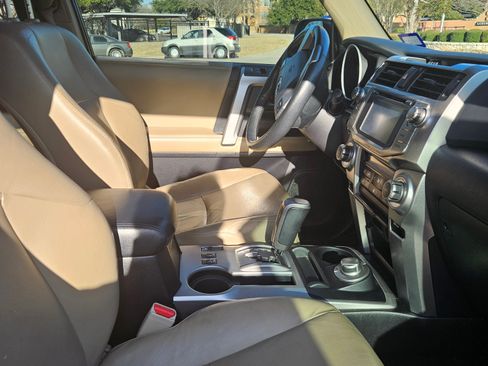 Used 2012 Toyota 4Runner Limited AWD/4WD image 9