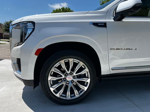 Used 2024 GMC Yukon Denali AWD/4WD image 18