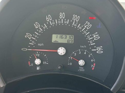 Used 2003 Volkswagen Beetle S image 9