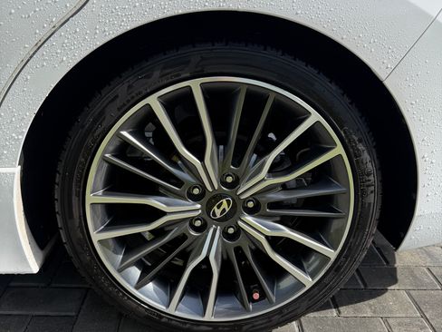 Used 2018 Hyundai Elantra Sport image 18