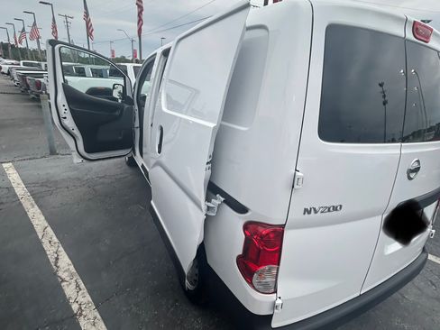 Used 2020 Nissan NV200 S w/ Sliding Glass Door Package image 16
