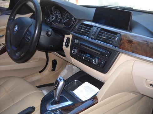 Used 2013 BMW 328i xDrive Sedan AWD/4WD image 18