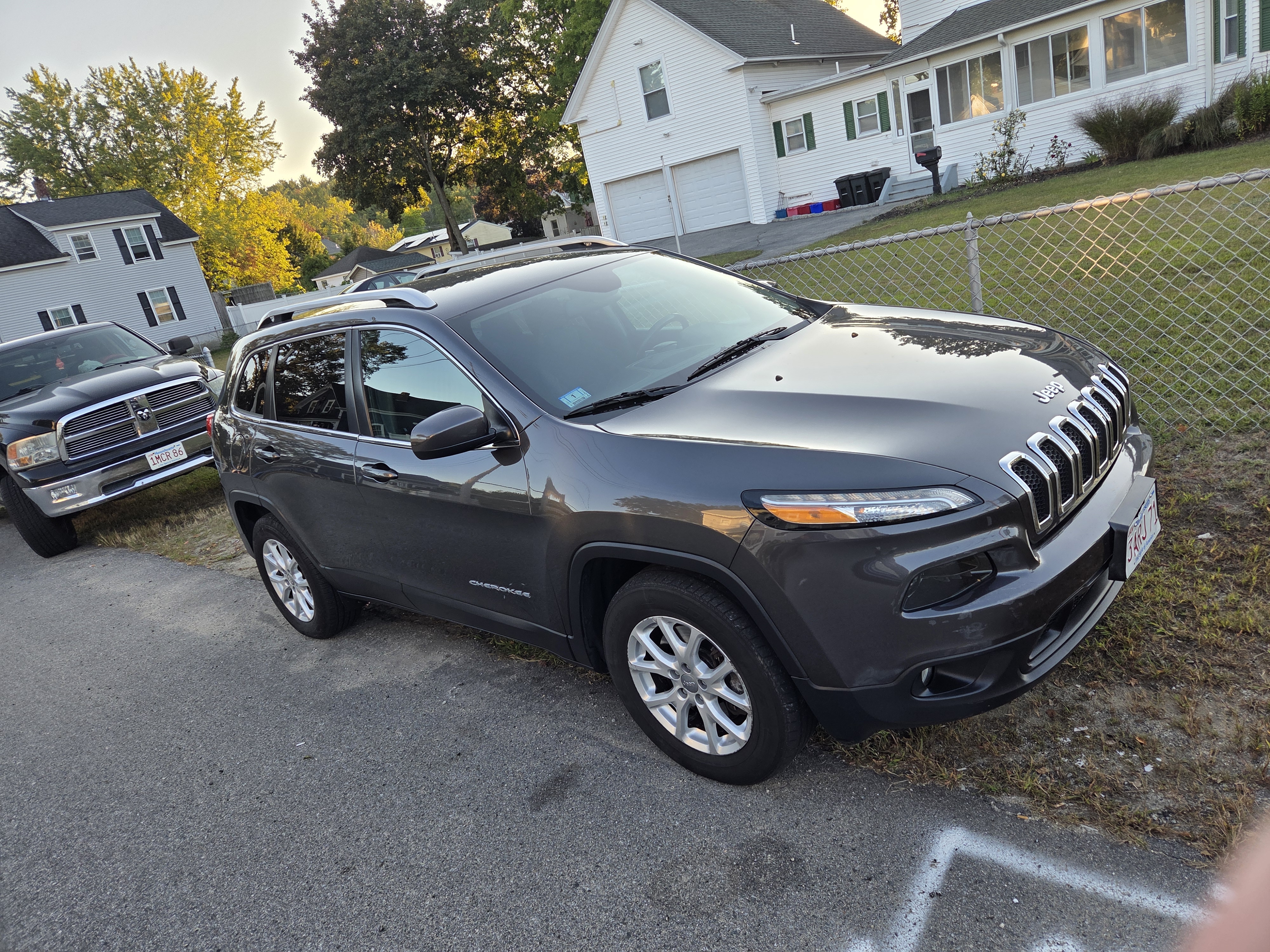 Used 2015 Jeep Cherokee Latitude AWD/4WD image 7