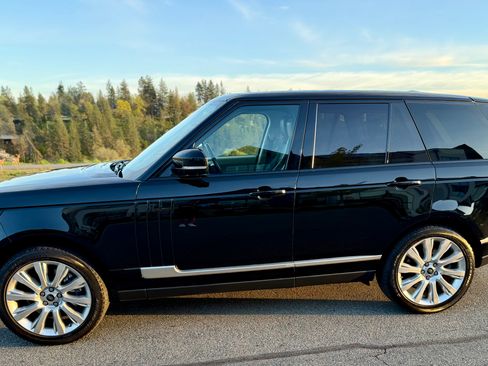Used 2014 Land Rover Range Rover Supercharged image 2