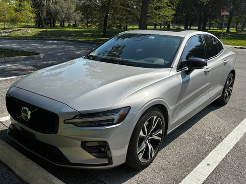 Used 2024 Volvo S60 B5 Core FWD image 8