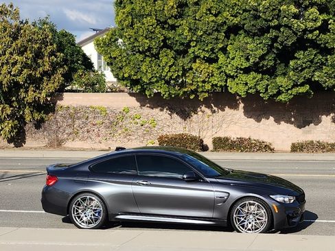 Used 2017 BMW M4 Coupe RWD image 4