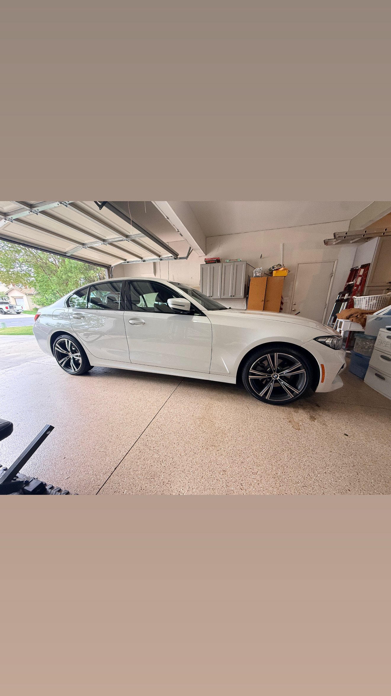 Used 2023 BMW 330i Sedan w/ Premium Package RWD image 6