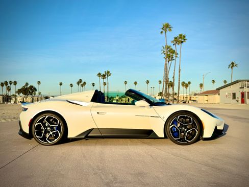 Used 2023 Maserati MC20 Spyder RWD image 6