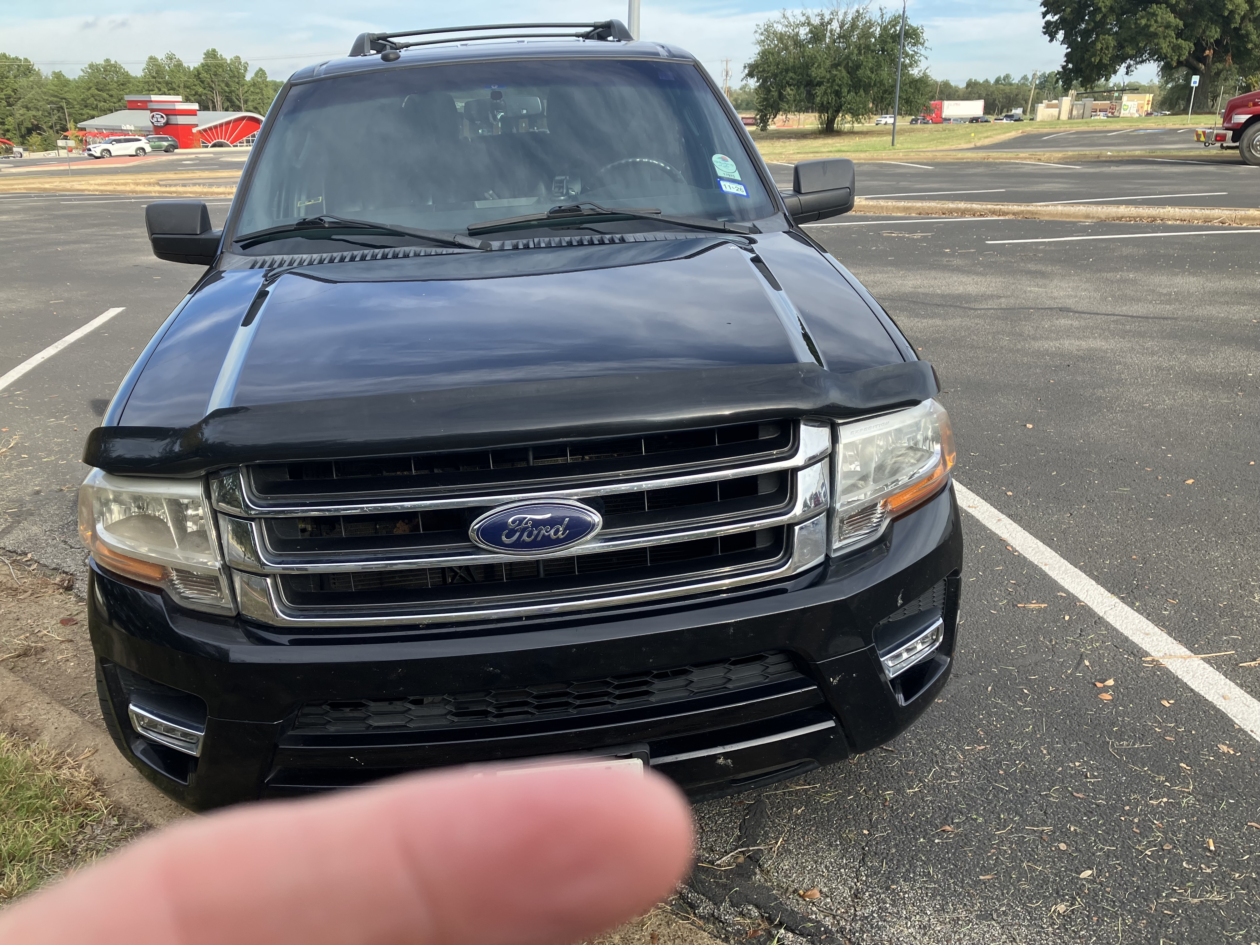 Used 2017 Ford Expedition XLT RWD image 4