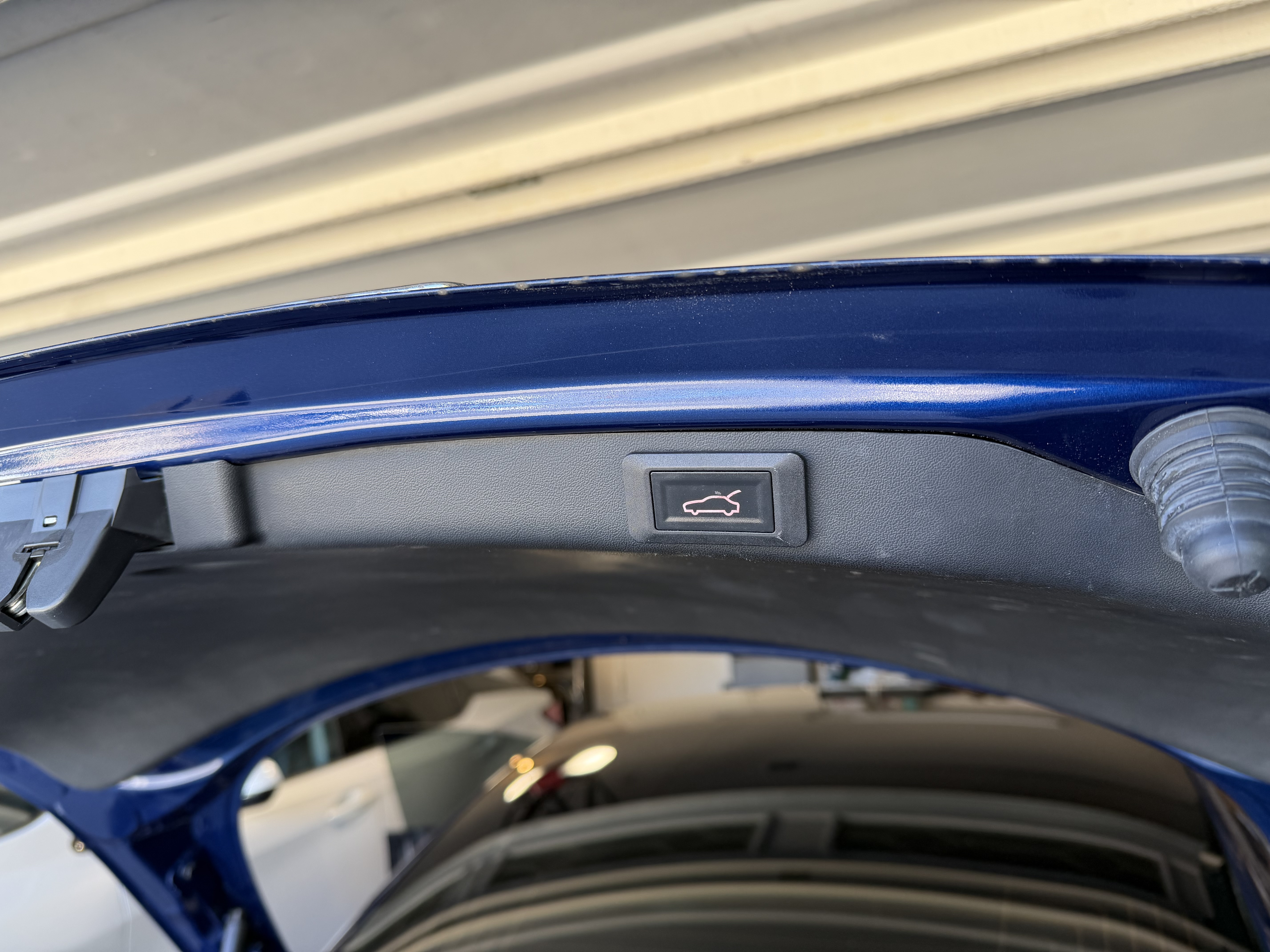Used 2018 Tesla Model 3 Long Range RWD image 9