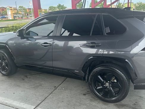 Used 2020 Toyota RAV4 XSE image 1