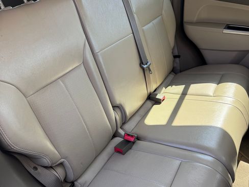 Used 2011 Jeep Liberty Limited w/ Comfort/Convenience Group image 8