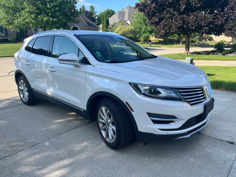 Used 2015 Lincoln MKC AWD w/ Equipment Group 101A Select image 2