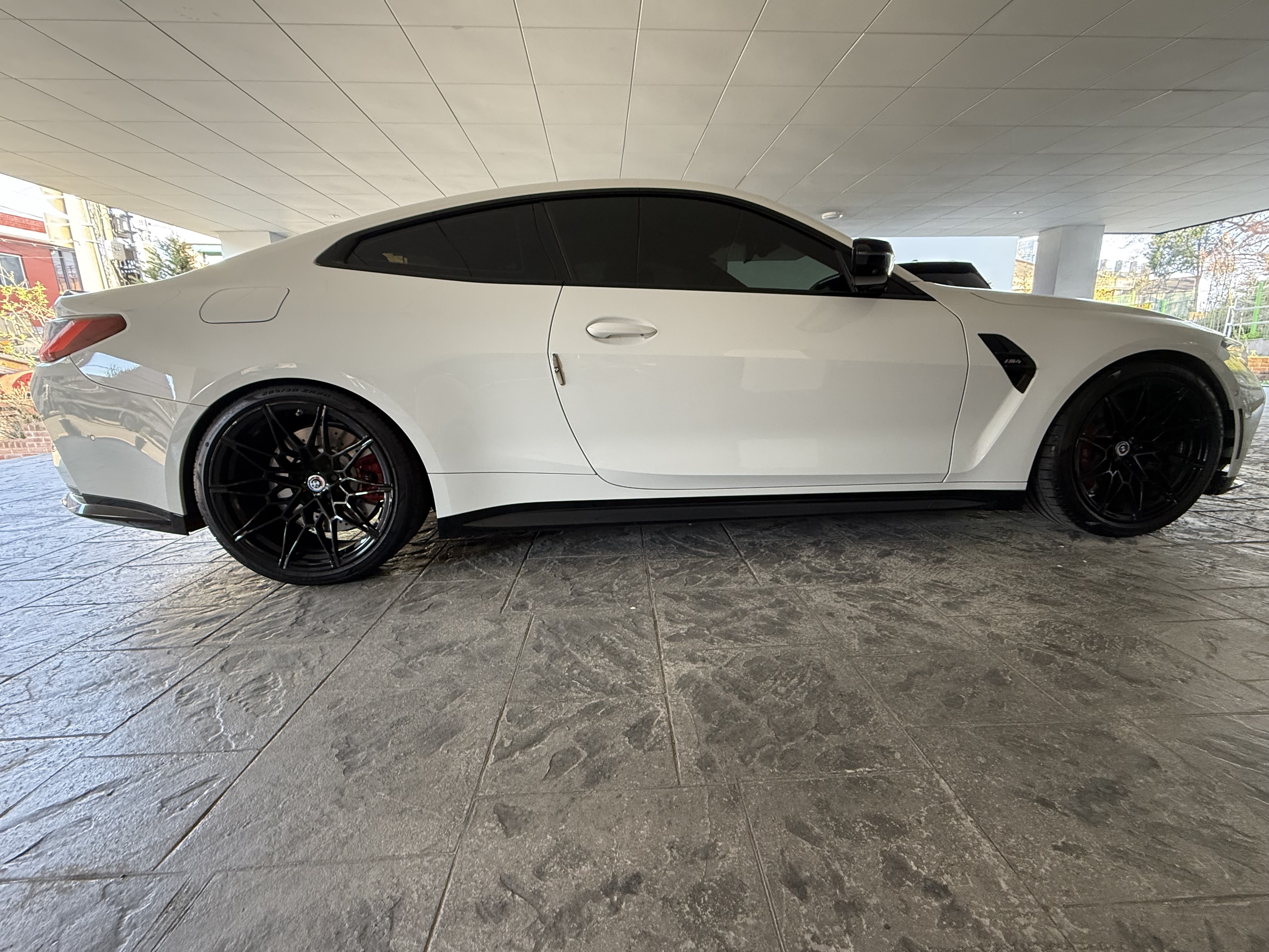 Used 2023 BMW M4 Coupe RWD image 4