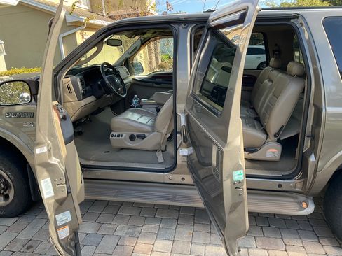 Used 2005 Ford Excursion Limited image 15