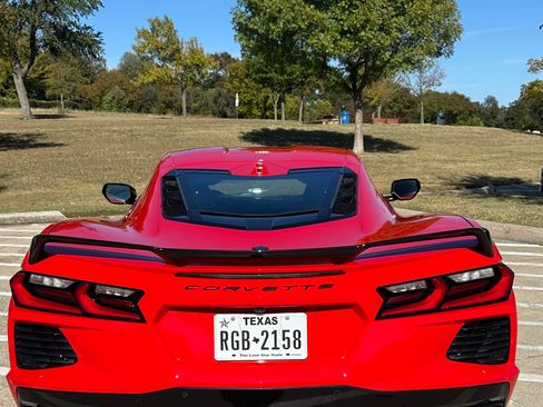 Used 2021 Chevrolet Corvette Stingray Preferred Cpe w/ Z51 Performance Package image 9