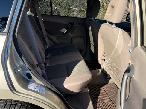 Used 2003 Toyota RAV4 2WD image 30