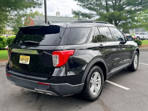 Used 2021 Ford Explorer XLT w/ Equipment Group 202A RWD image 9