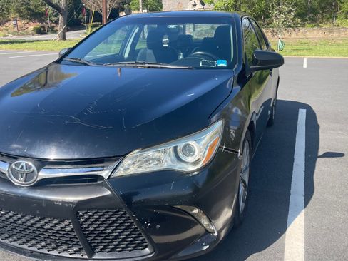 Used 2015 Toyota Camry SE FWD image 4