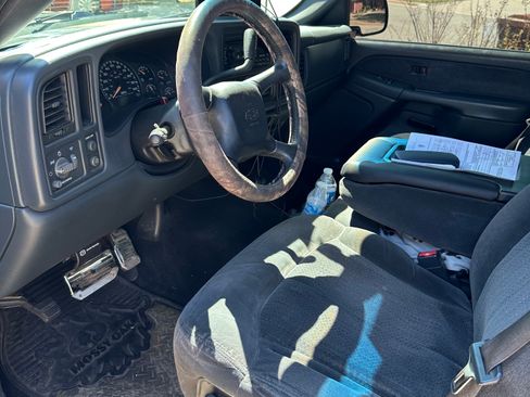 Used 2002 Chevrolet Silverado 1500 LS w/ Electrical Convenience Pkg image 2