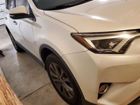 Used 2018 Toyota RAV4 Limited w/ All Weather Liner Package image 5