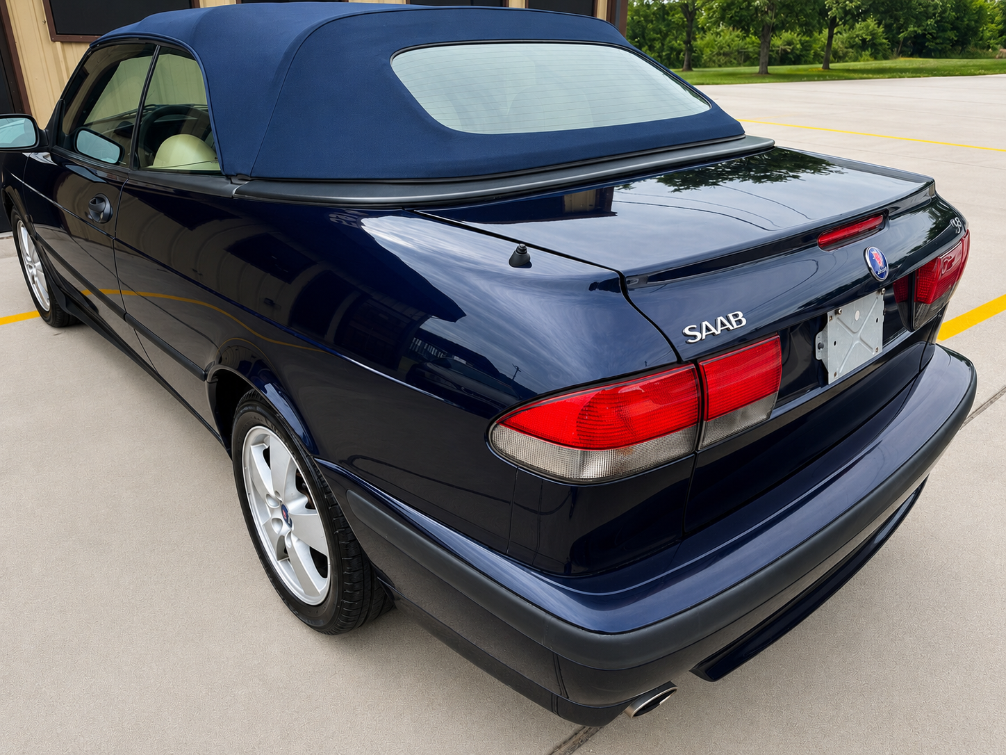 Used 2002 Saab 9-3 SE FWD image 4