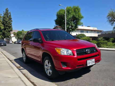 Used 2012 Toyota RAV4 FWD V6 w/ Upgrade Value Pkg image 9