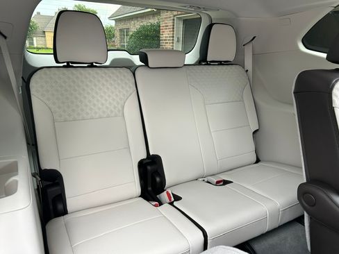 Used 2024 GMC Acadia Denali FWD image 12