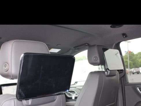 Used 2021 Chevrolet Suburban RST w/ Luxury Package image 10