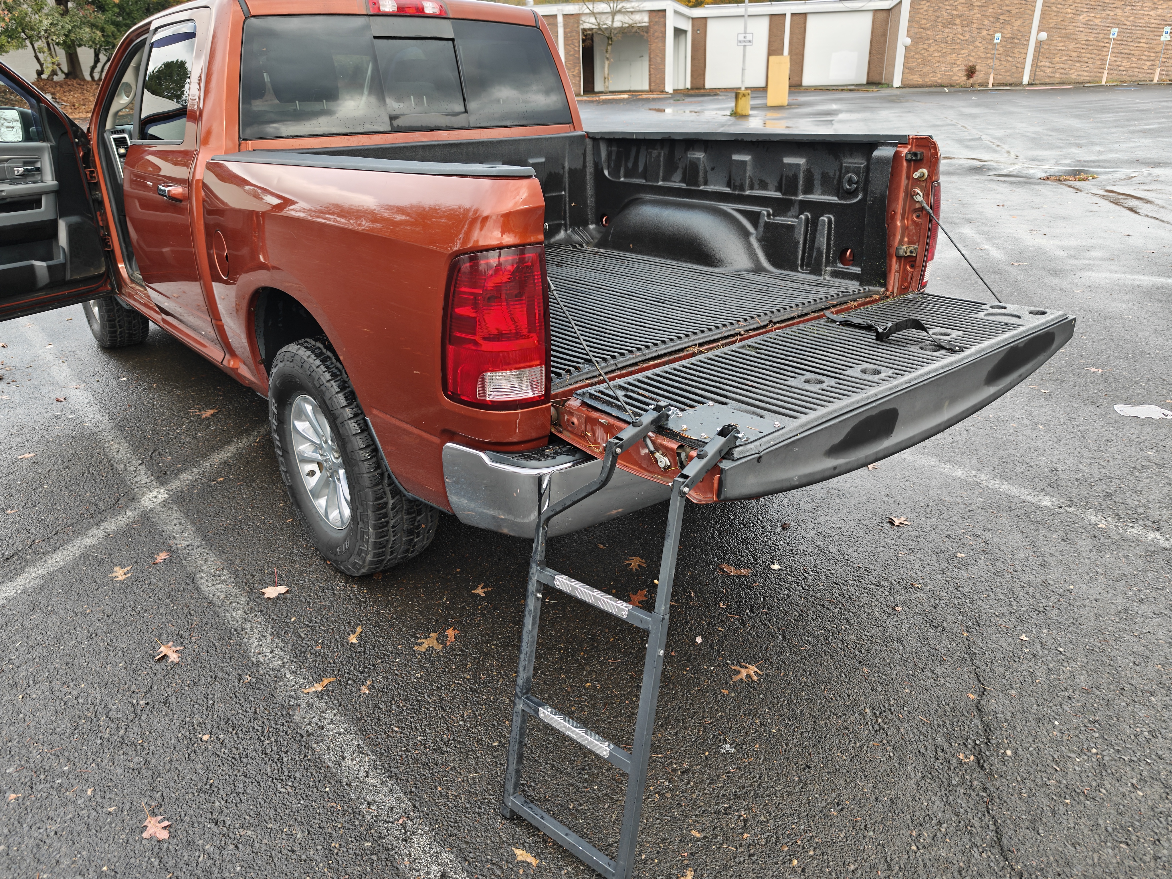 Used 2013 RAM 1500 Classic SLT AWD/4WD image 17