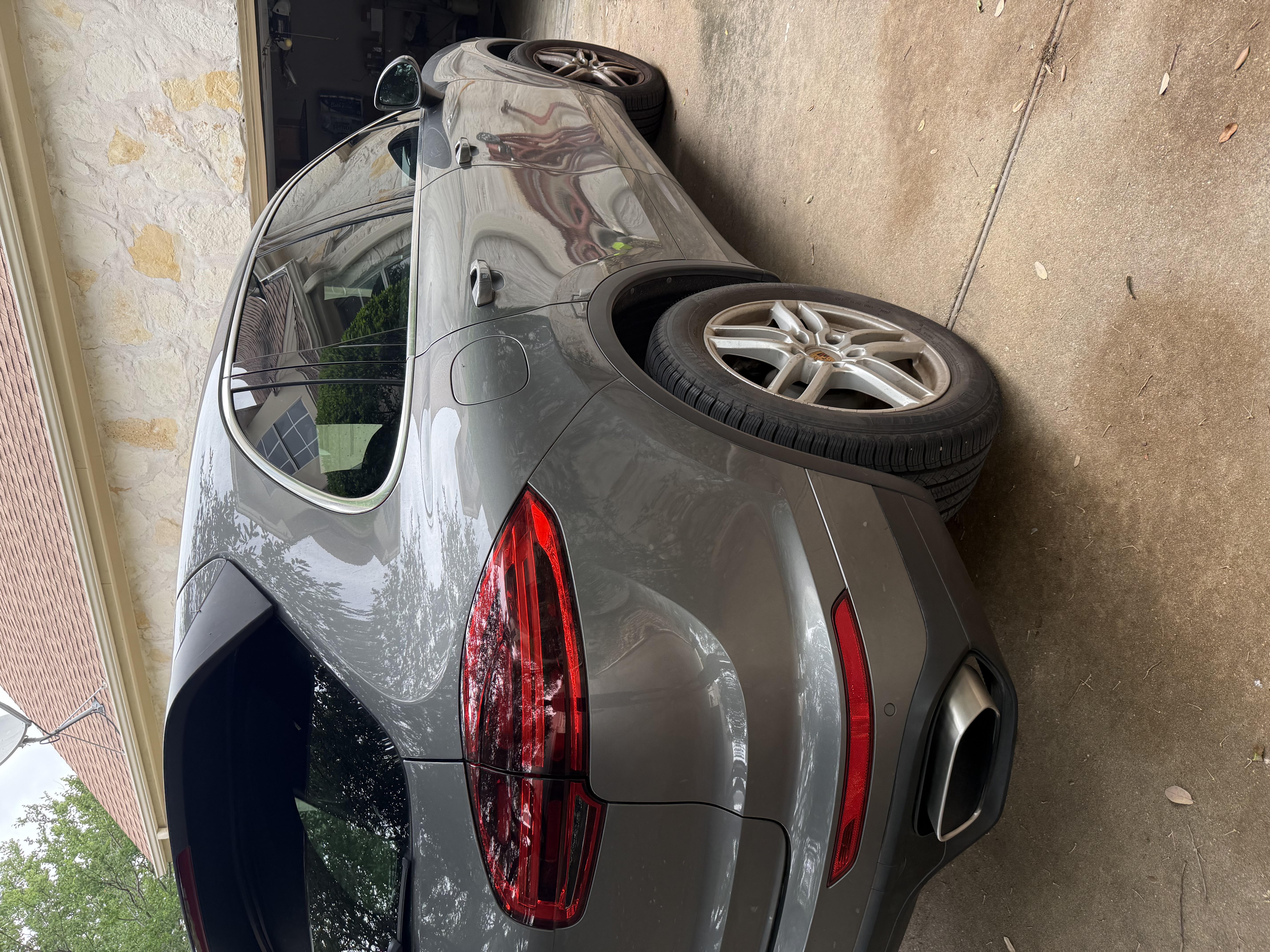 Used 2016 Porsche Cayenne AWD/4WD image 6