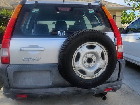 Used 2003 Honda CR-V LX image 2