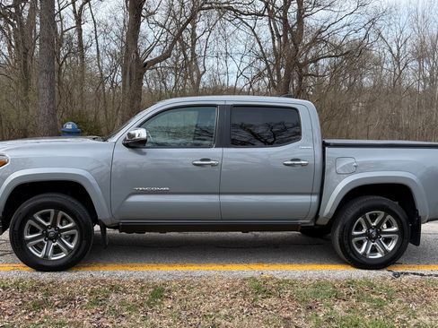 Used 2019 Toyota Tacoma Limited image 6