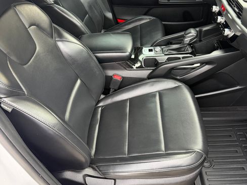 Used 2021 Kia Telluride LX image 10