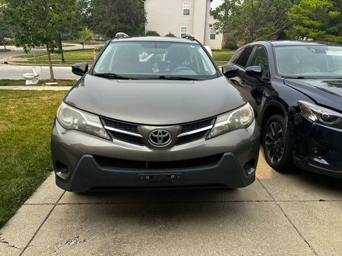 Used 2015 Toyota RAV4 LE FWD image 9