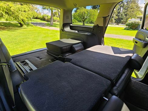 Used 2010 GMC Yukon Denali image 11