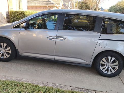 Used 2017 Honda Odyssey EX image 14