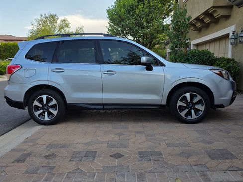 Used 2018 Subaru Forester 2.5i Limited AWD/4WD image 5