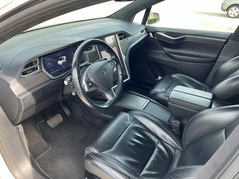 Used 2017 Tesla Model X 75D image 8