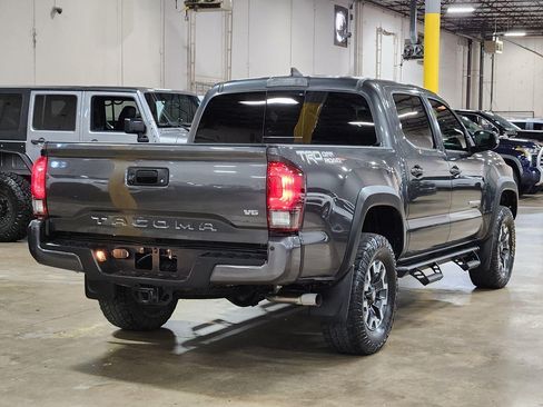 Used 2019 Toyota Tacoma TRD Off-Road image 8