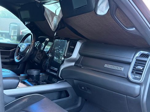 Used 2022 RAM 2500 Laramie w/ Night Edition AWD/4WD image 18