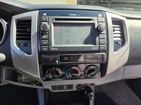 Used 2012 Toyota Tacoma PreRunner w/ TRD Sport Pkg image 11