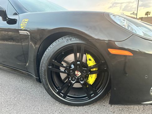 Used 2014 Porsche Panamera 4S image 11