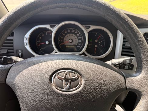 Used 2004 Toyota 4Runner Sport RWD image 15