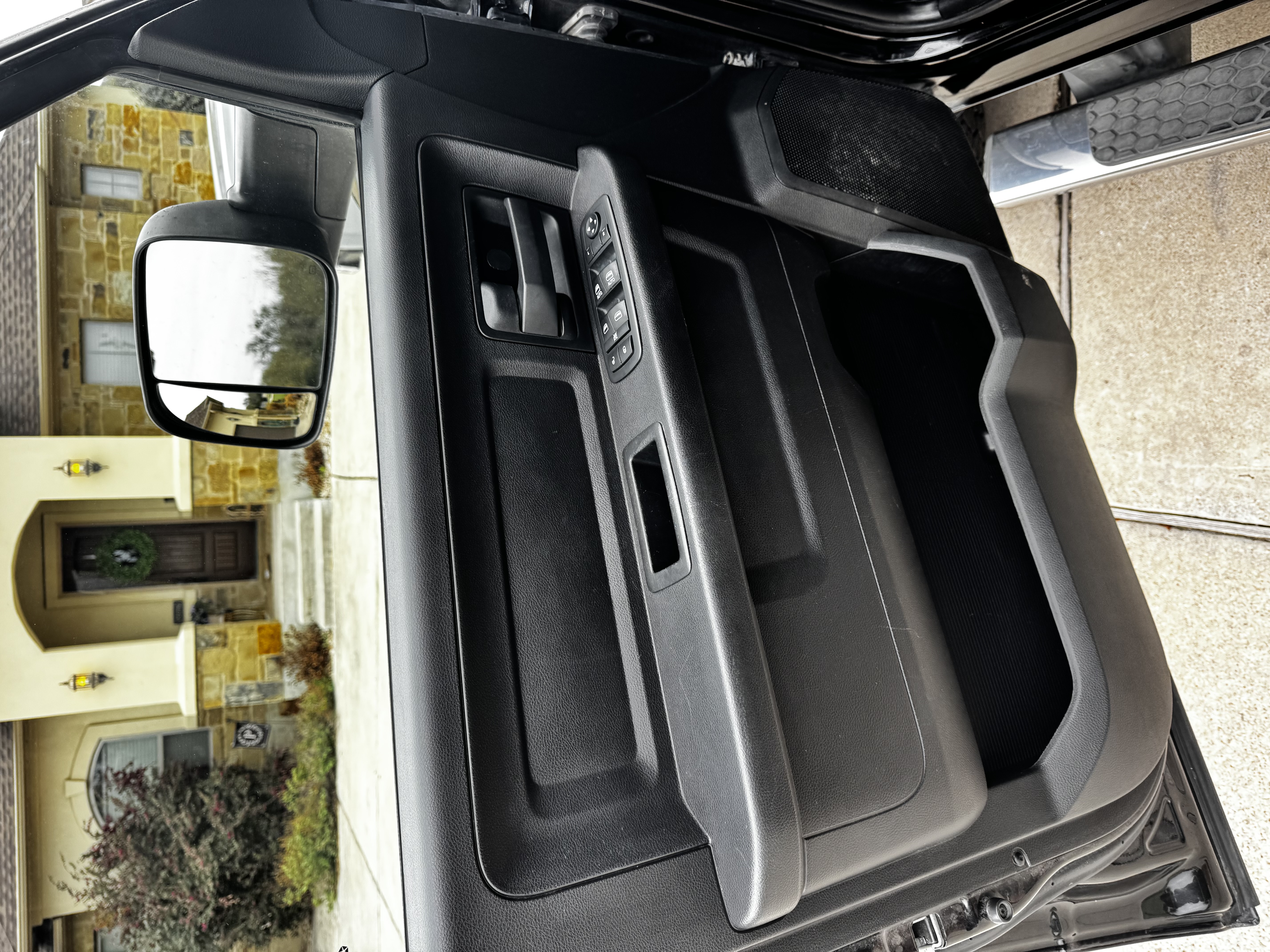 Used 2015 RAM 2500 Tradesman w/ Chrome Appearance Group AWD/4WD image 8