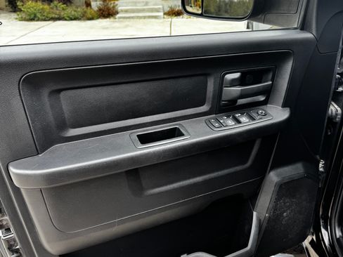 Used 2015 RAM 2500 Tradesman w/ Chrome Appearance Group AWD/4WD image 8