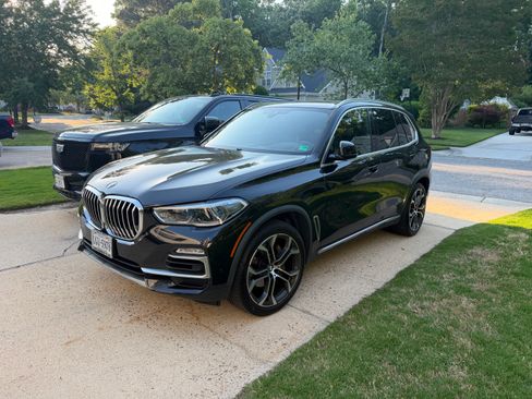 Used 2021 BMW X5 xDrive40i w/ Executive Package AWD/4WD image 1