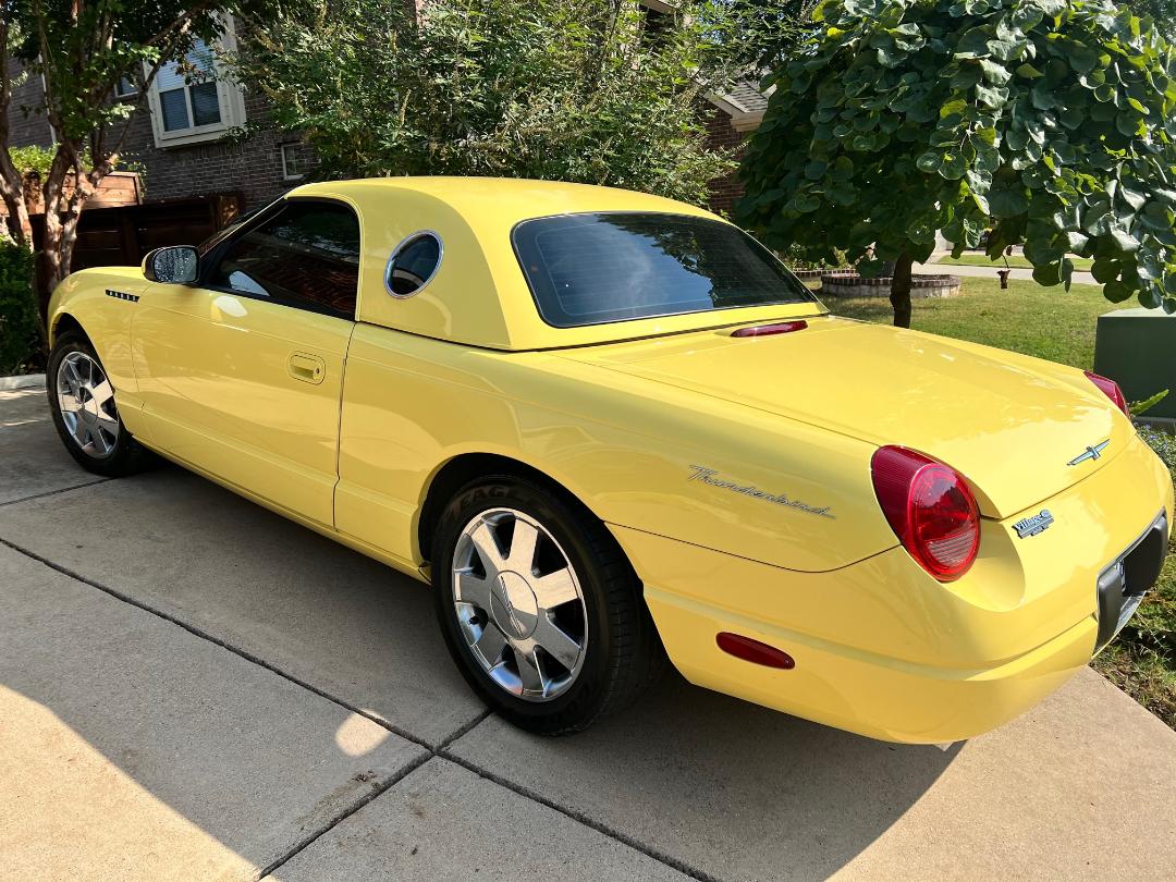 Used 2002 Ford Thunderbird RWD image 4